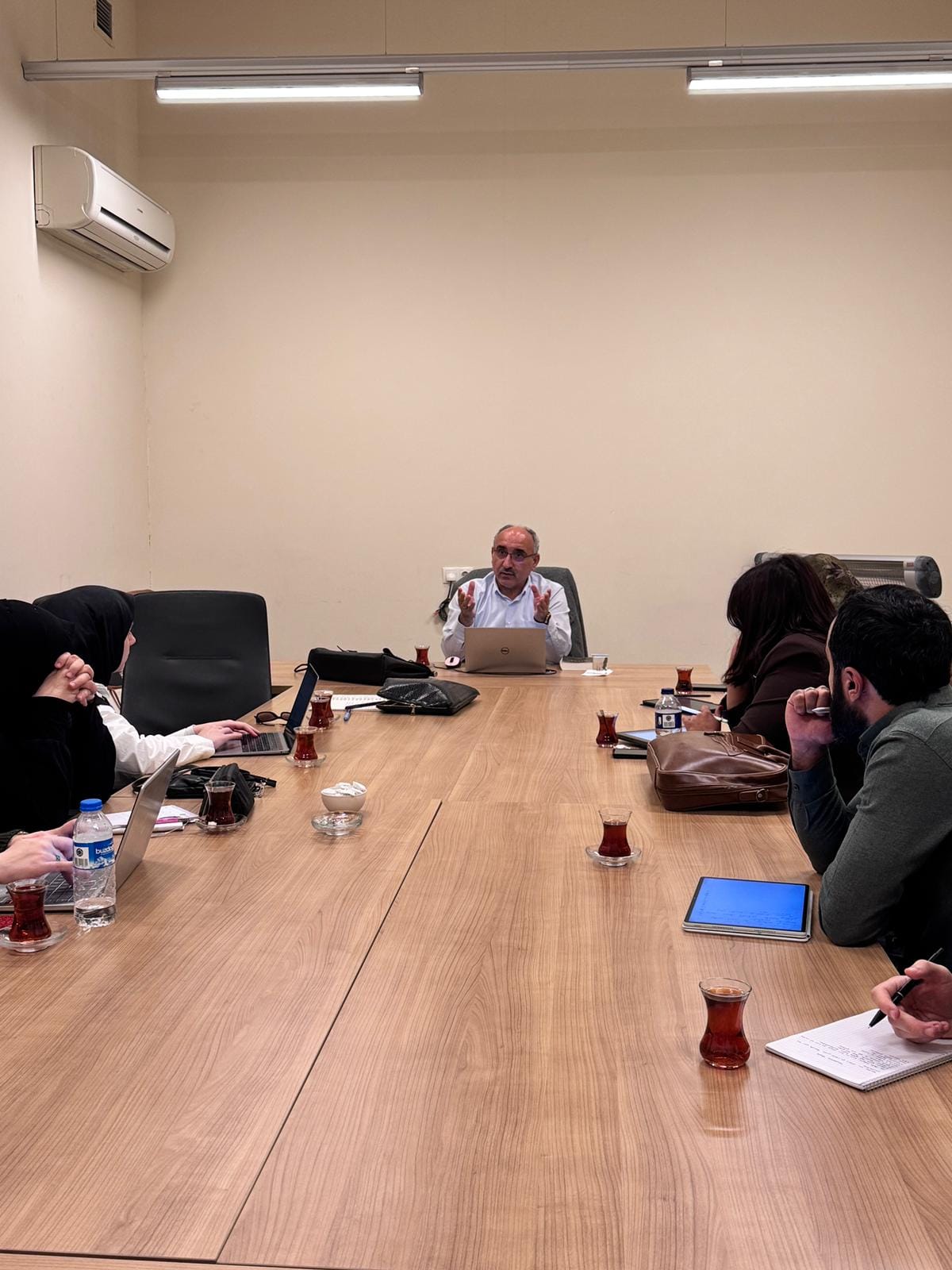 ikinci seminer-6.jpeg (189 KB)