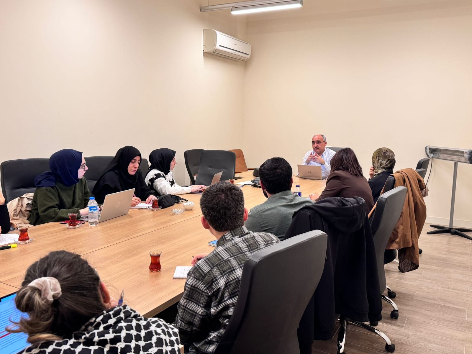 ikinci seminer-8.jpeg (169 KB)